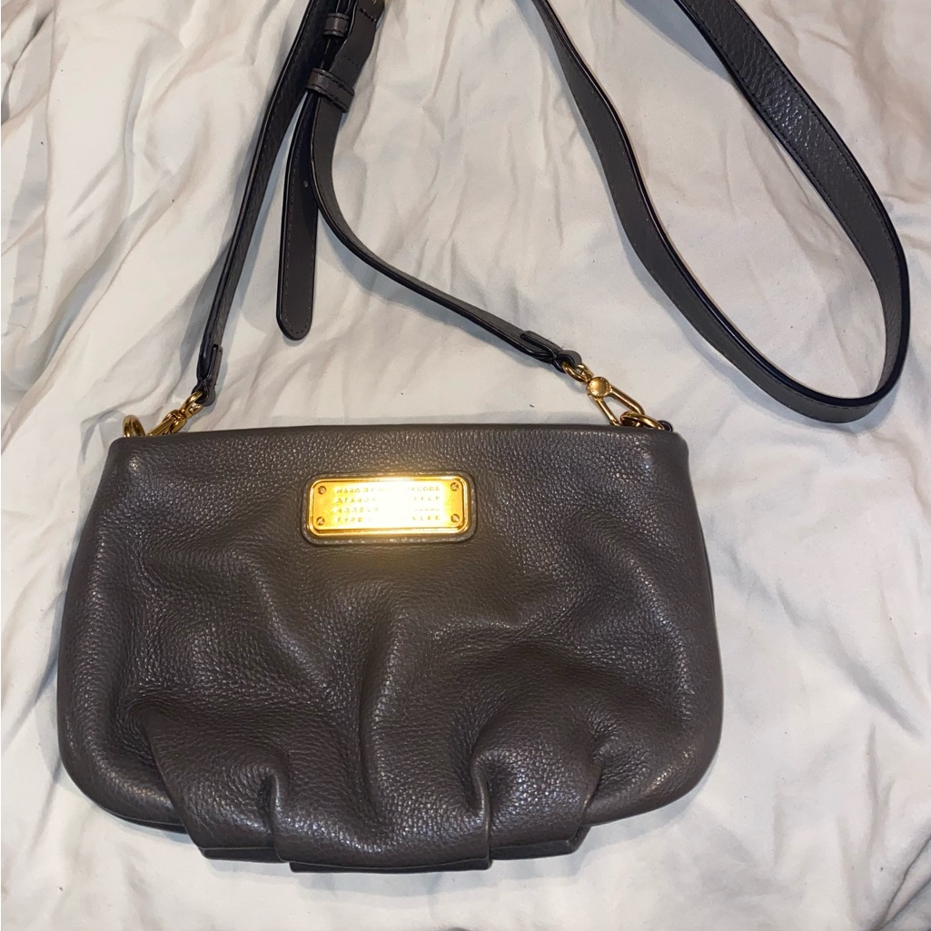 Marc Jacobs Pebbled Gunmetal Gray Leather Cross Body Bag Purse Adjustable Strap